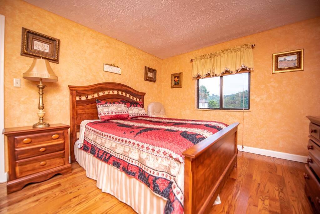 City & Mountain View 5 Mins From Downtown Гетлинбург Екстериор снимка