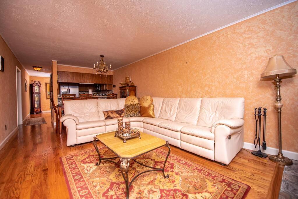 City & Mountain View 5 Mins From Downtown Гетлинбург Екстериор снимка